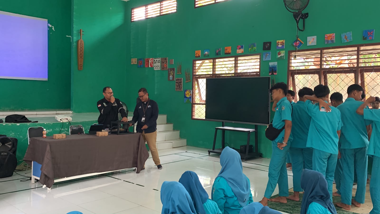 Pelatihan Pembuatan Kompor Berbahan Bakar Minyak Jelantah Sebagai Teknologi Tepat Guna Untuk Pemberdayaan Siswa Di Sman 6 Ppu